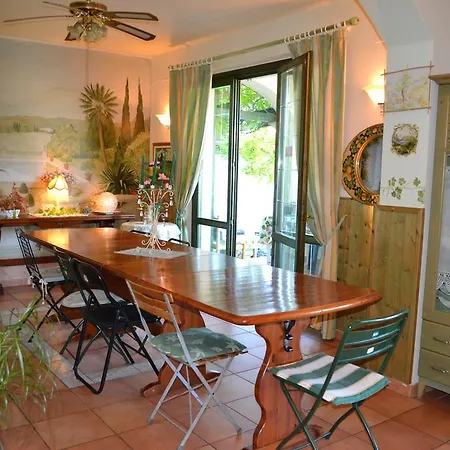 Alloggio per agriturismo Il Quadrifoglio *